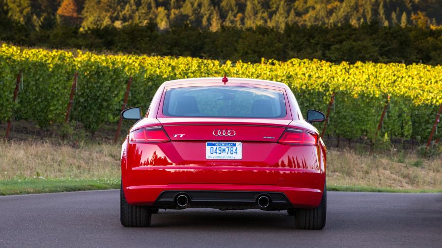 Audi TT Coupe 2.0 TFSI Quattro (8S) 2015 года  (фото 2 из 16)